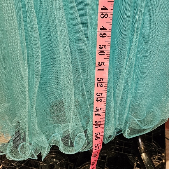 Floor-length beaded gown - Picture 16 of 16